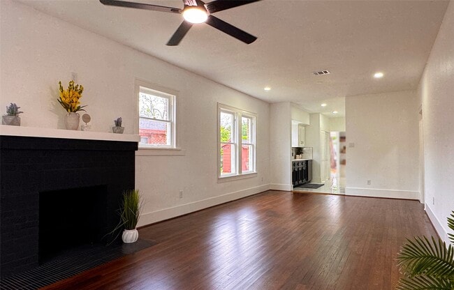 1569 Elliott St in Houston, TX - Building Photo - Building Photo