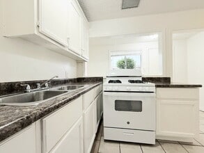 14041 Orizaba Ave in Paramount, CA - Building Photo - Building Photo