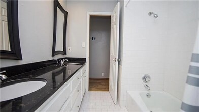 404 Timberdale Dr in Edmond, OK - Building Photo - Building Photo