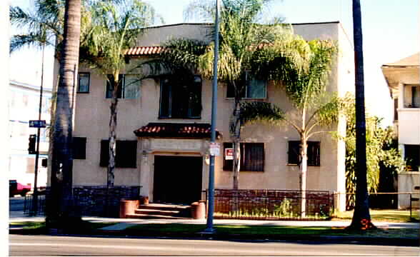 G & G Apartments in Los Angeles, CA - Building Photo - Building Photo