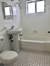 215 Antilla Ave in Coral Gables, FL - Building Photo - Building Photo