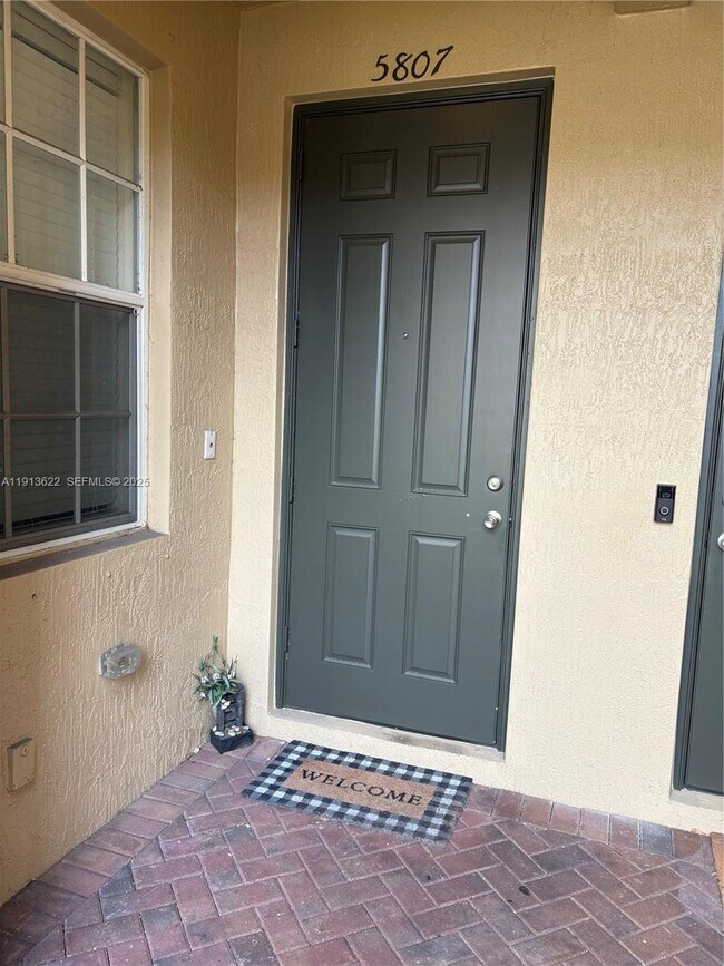 property at 5807 Hampton Hills Blvd