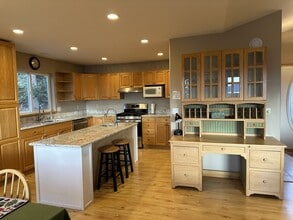 2340 East End Rd in Homer, AK - Building Photo - Building Photo
