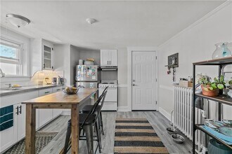 42-42 Webster St in Newport, RI - Building Photo - Building Photo