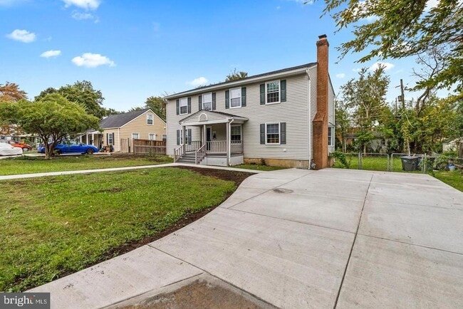 property at 2921 Brook Dr
