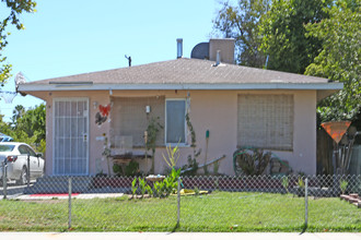 316 N Ferger Ave in Fresno, CA - Building Photo - Building Photo