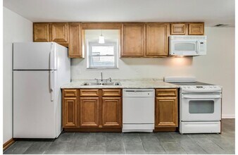 4988 N Elston Ave-Unit -G in Chicago, IL - Building Photo - Building Photo