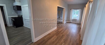 126 Leland St in Santa Rosa, CA - Building Photo - Building Photo