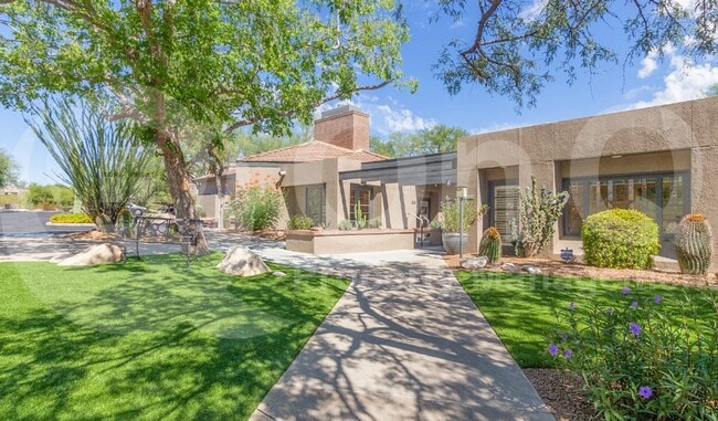 5855 N Kolb Rd in Tucson, AZ - Building Photo - Building Photo