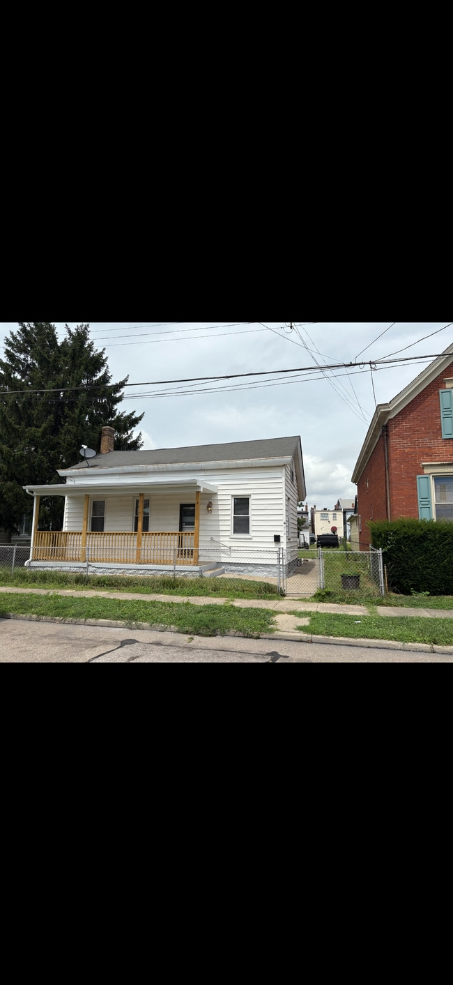 210 Maple St