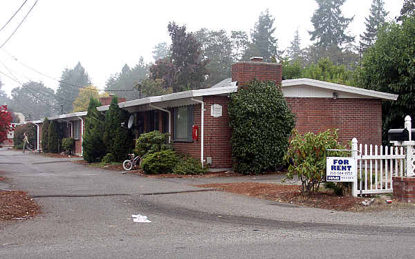 Colonial Terrace in Tacoma, WA - Building Photo