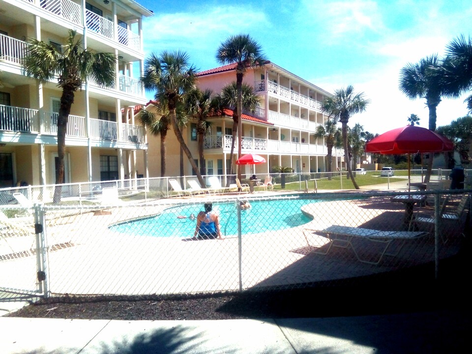 17462 Front Beach Rd, Unit 58-105 in Panama City Beach, FL - Foto de edificio