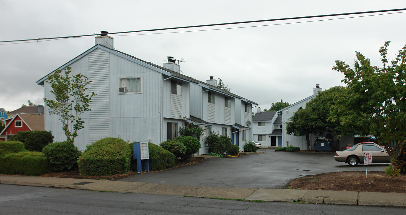 3071-3097 D St NE in Salem, OR - Building Photo