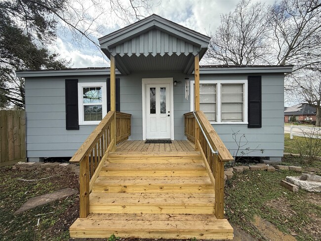 property at 4114 Victoria Ave