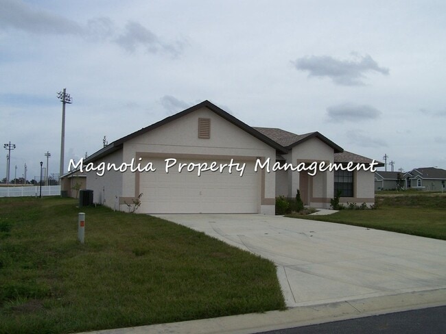 220 Goldie St in Leesburg, FL - Building Photo - Building Photo