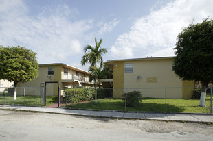 11695-11697 NW 2nd St Apartamentos