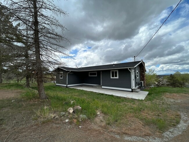 property at 658 NE Bean Dr