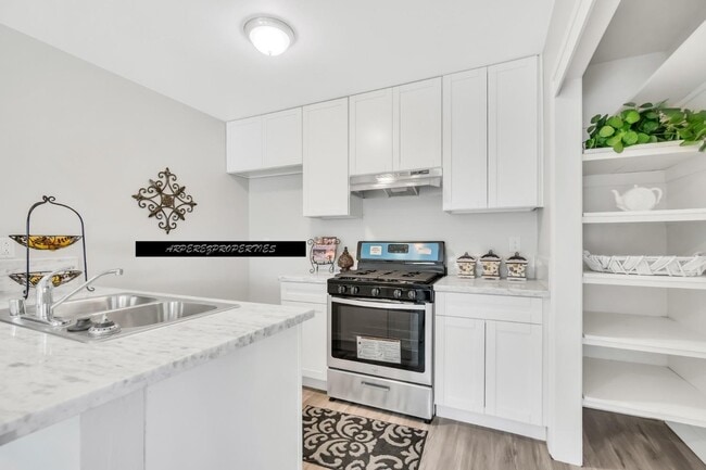 4722 Greenholme Dr in Sacramento, CA - Building Photo - Building Photo