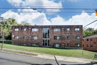 Whitewood Apartments in Cincinnati, OH - Building Photo - Building Photo