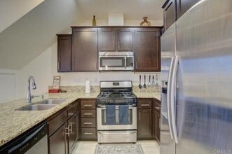 5451 San Roberto in San Diego, CA - Building Photo - Building Photo