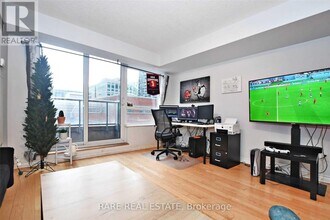 250 Wellington St W in Toronto, ON - Building Photo - Building Photo