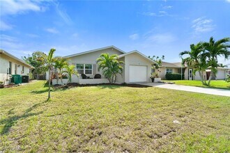 646 99th Ave N in Naples, FL - Building Photo - Building Photo