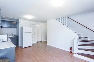 664 Bellemeade Ave NW in Atlanta, GA - Building Photo - Building Photo