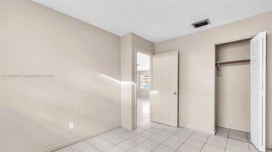 6116 SW 39th St, Unit A in Miramar, FL - Building Photo - Building Photo