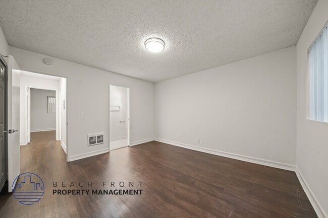 722 S. Broadway in Redondo Beach, CA - Building Photo - Building Photo