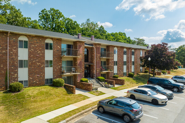 Fairbrook Park in Baltimore, MD - Foto de edificio - Building Photo