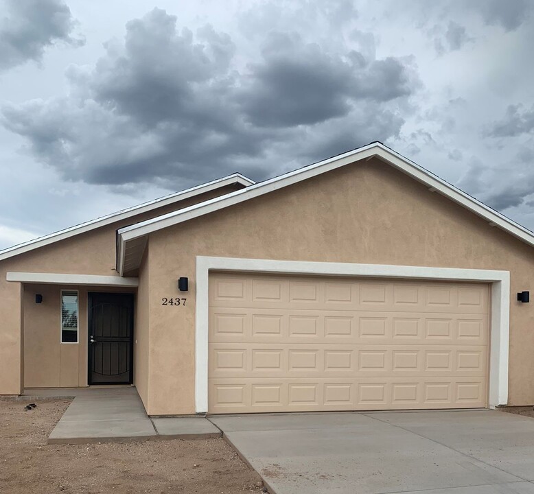 2445 South in Tucson, AZ - Building Photo
