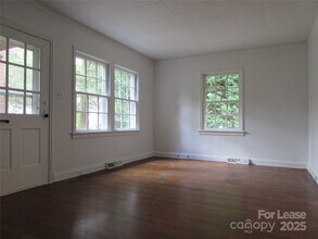 324 W McCubbins St in Salisbury, NC - Building Photo - Building Photo