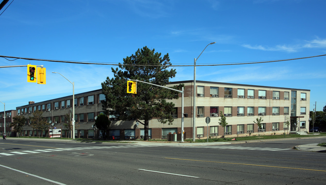 Hamilton Manor Apartments in Hamilton, ON - Building Photo