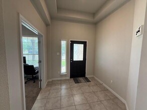 505 Peregrine Way in Leander, TX - Building Photo - Building Photo
