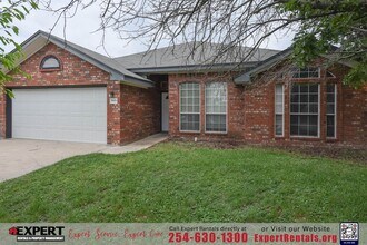 5008 Leaning Oak Dr in Killeen, TX - Building Photo - Building Photo