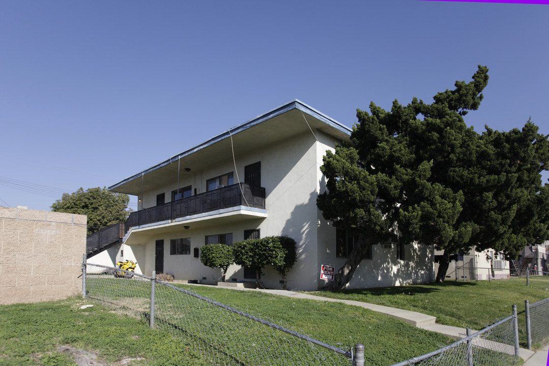 5162-5168 Canoga St in Montclair, CA - Building Photo