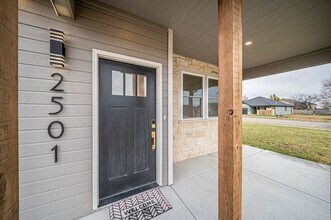 2517 Wren Ln in Junction City, KS - Building Photo - Building Photo