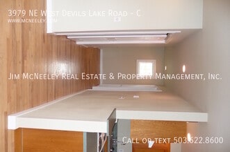 3979 NE West Devils Lake Rd in Lincoln City, OR - Building Photo - Building Photo