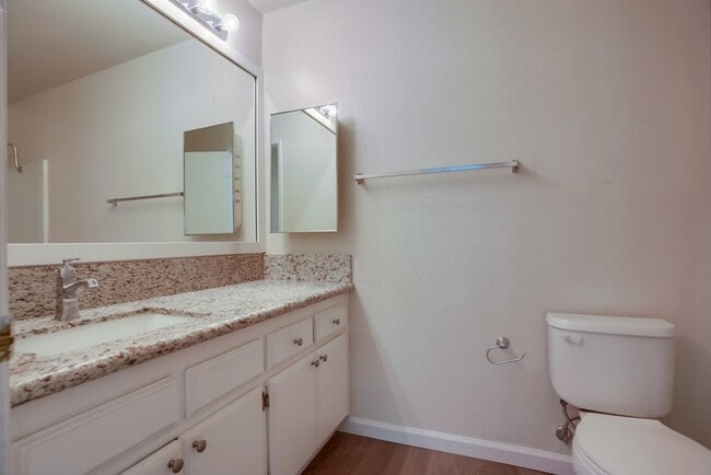 243-243 N Granados Ave