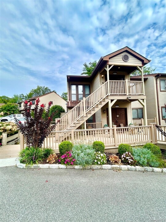 19 The Circle in Glen Head, NY - Foto de edificio