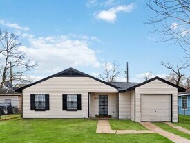 4814 Burma Rd in Houston, TX - Building Photo