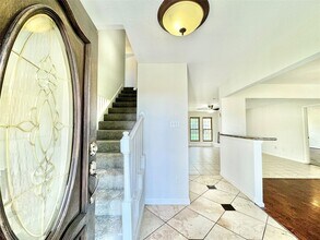 7914 Oakington Dr in Houston, TX - Foto de edificio - Building Photo