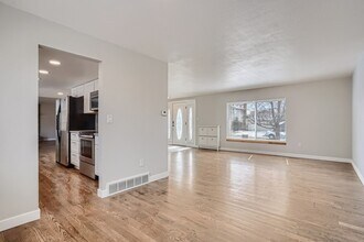 3876 S Andes Way in Aurora, CO - Building Photo - Building Photo