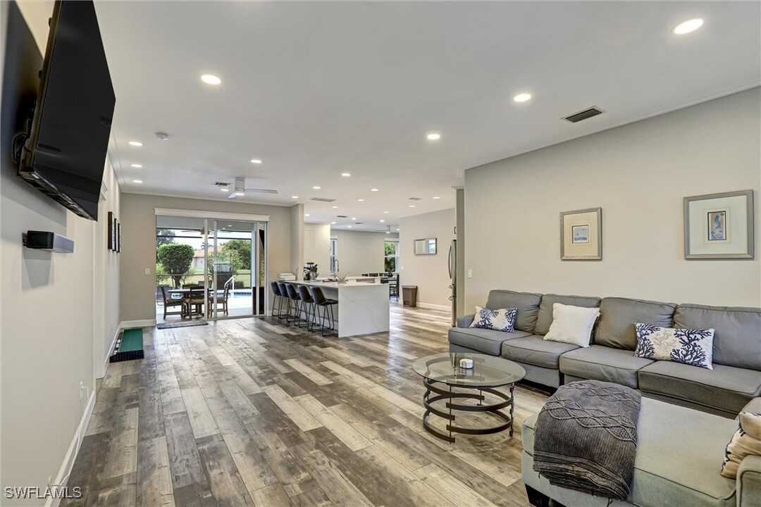 4707 Brixton Ct in Lehigh Acres, FL - Building Photo