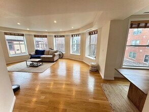 25 Marion St, Unit 32 in Brookline, MA - Building Photo - Building Photo