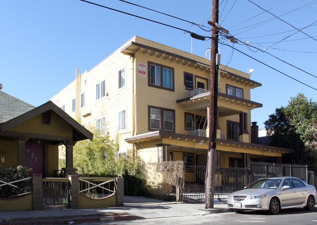 145 Douglas St in Los Angeles, CA - Building Photo