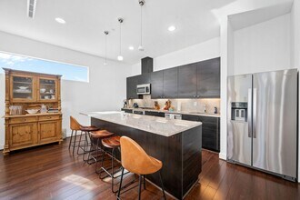 3302 Lake St in Houston, TX - Building Photo - Building Photo