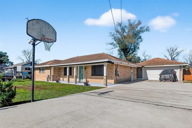 16415 1st St in Channelview, TX - Building Photo - Building Photo