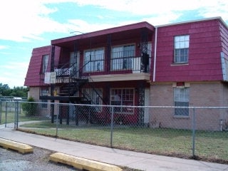 1525 N 16th St in McAllen, TX - Building Photo