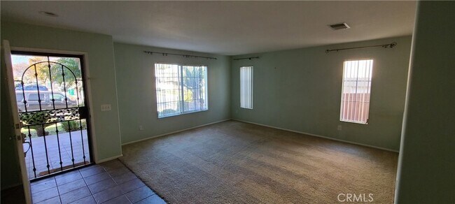 2563 Gilbert Ave in Corona, CA - Building Photo - Building Photo